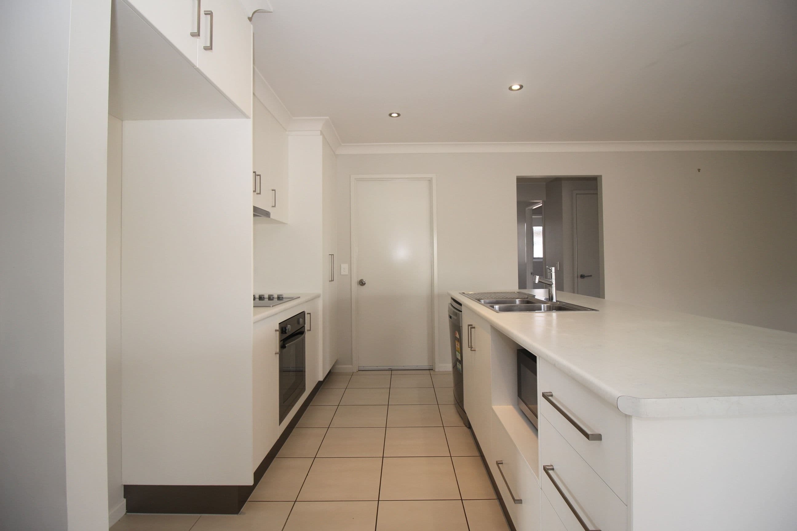 23 Lauren Drive, Emerald QLD 4720, Emerald - Thumbnail 2