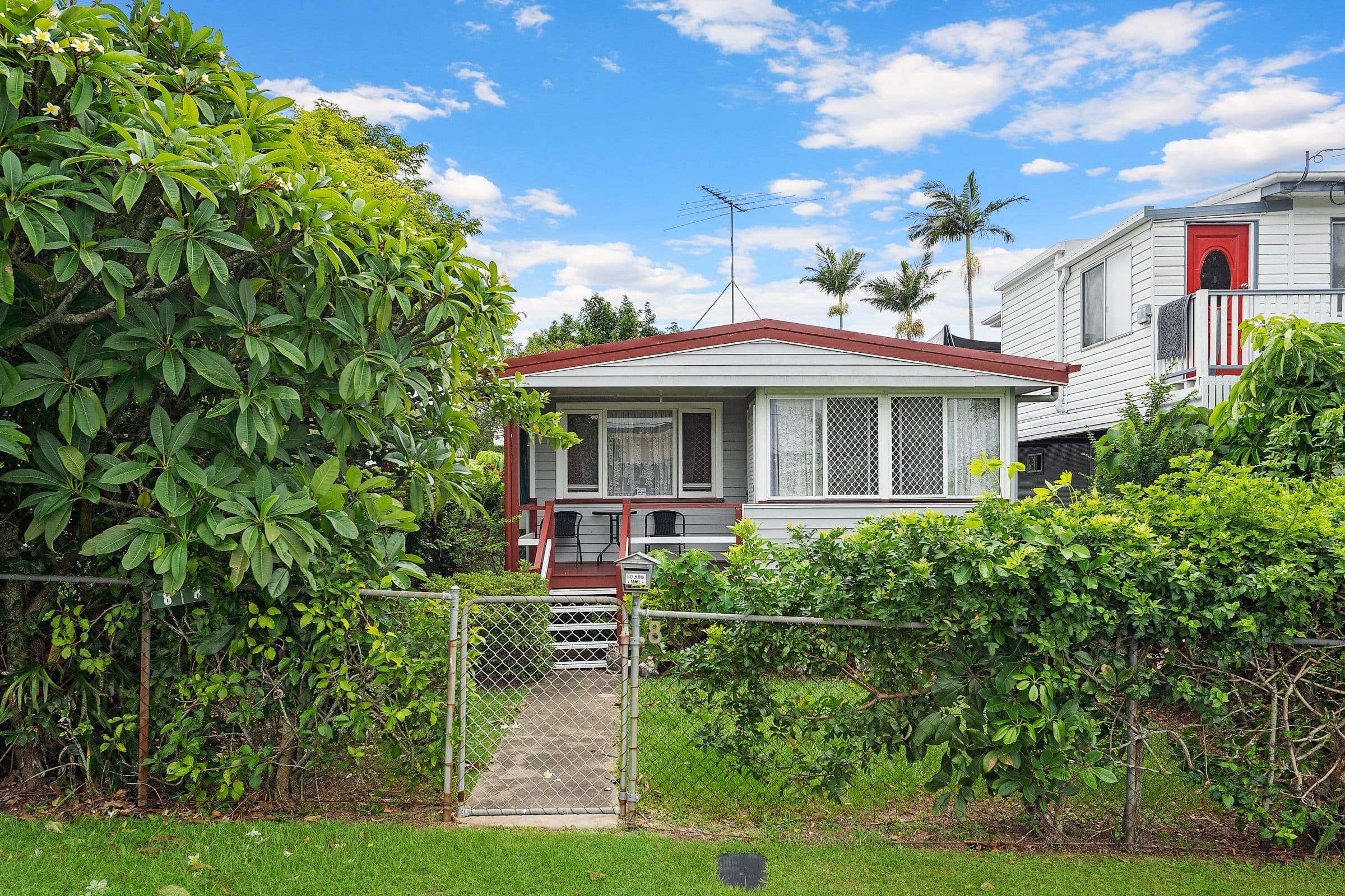 8 Joseph Street, Margate QLD 4019, Margate - Thumbnail 2