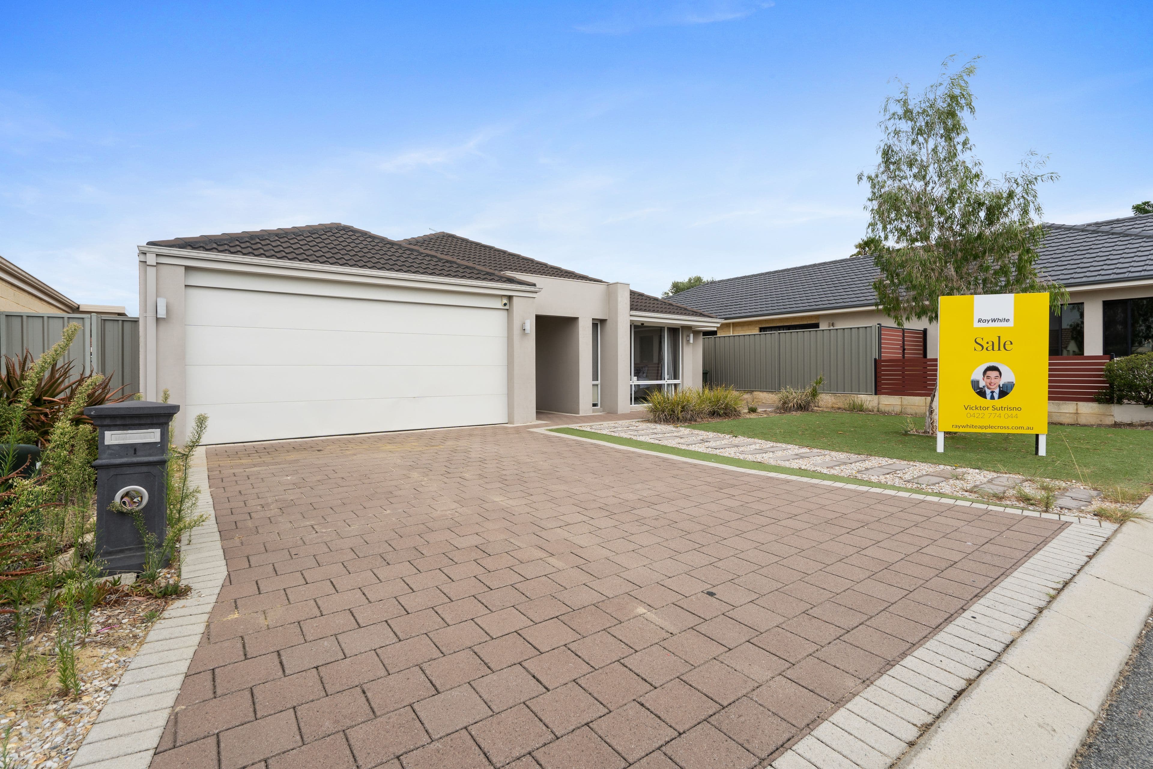 15 Caporn Turn, Queens Park WA 6107, Queens Park - Thumbnail 2