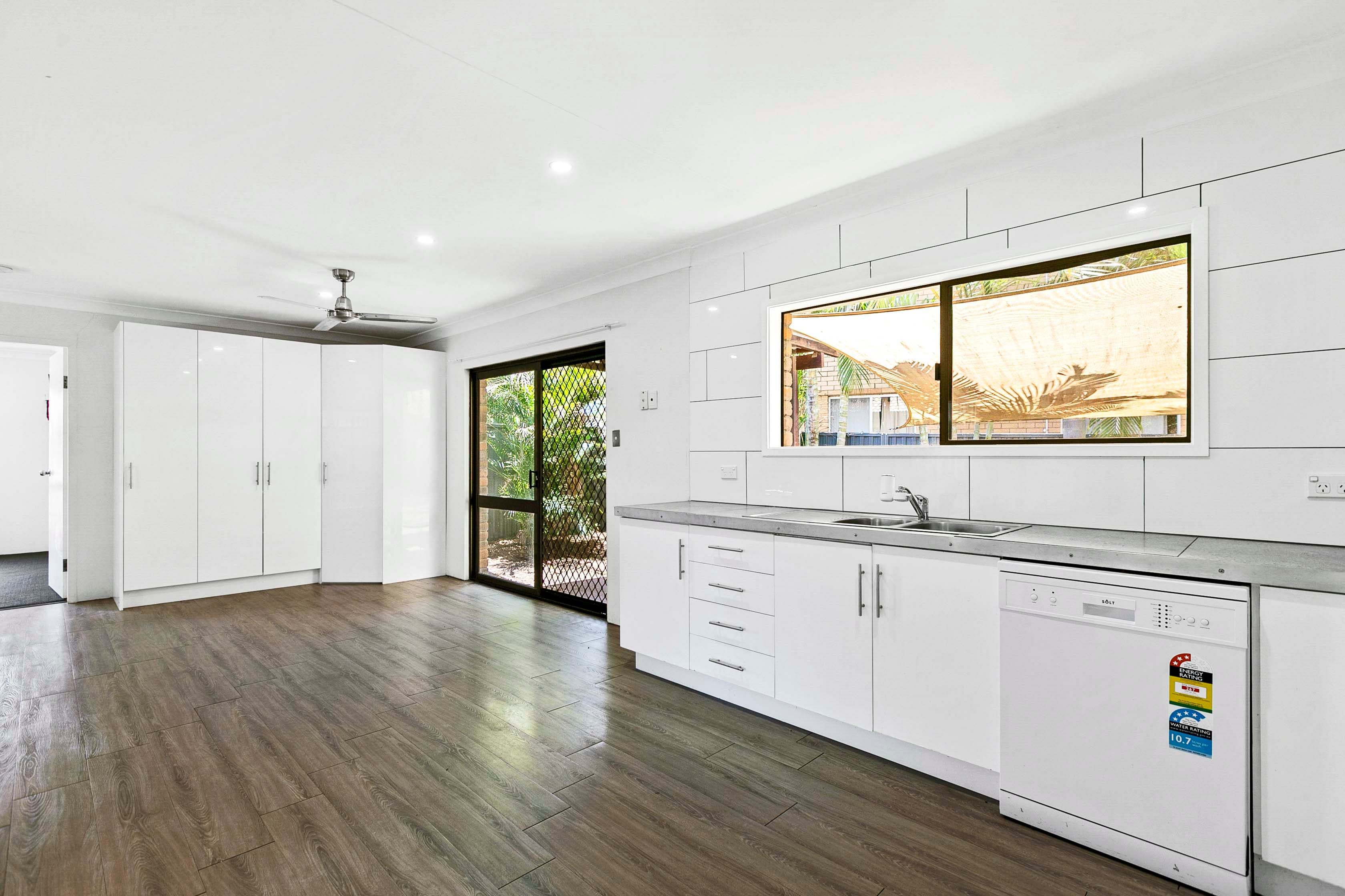 51 Corfield Street, Point Vernon QLD 4655, Point Vernon - Thumbnail 6