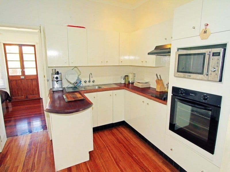 8 Poplar Street, COOEE BAY QLD 4703, Cooee Bay - Thumbnail 4