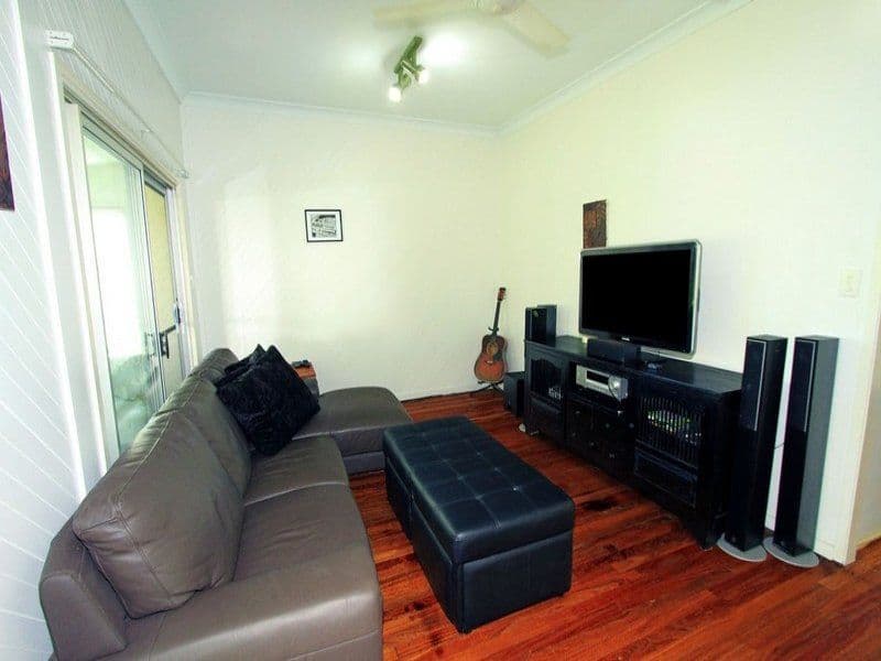 8 Poplar Street, COOEE BAY QLD 4703, Cooee Bay - Thumbnail 5