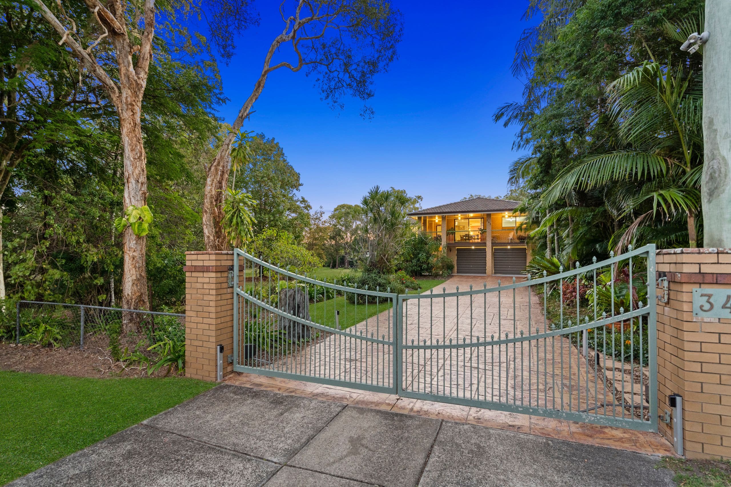 349 Stanbrough Road, Belmont QLD 4153, Belmont - Thumbnail 2