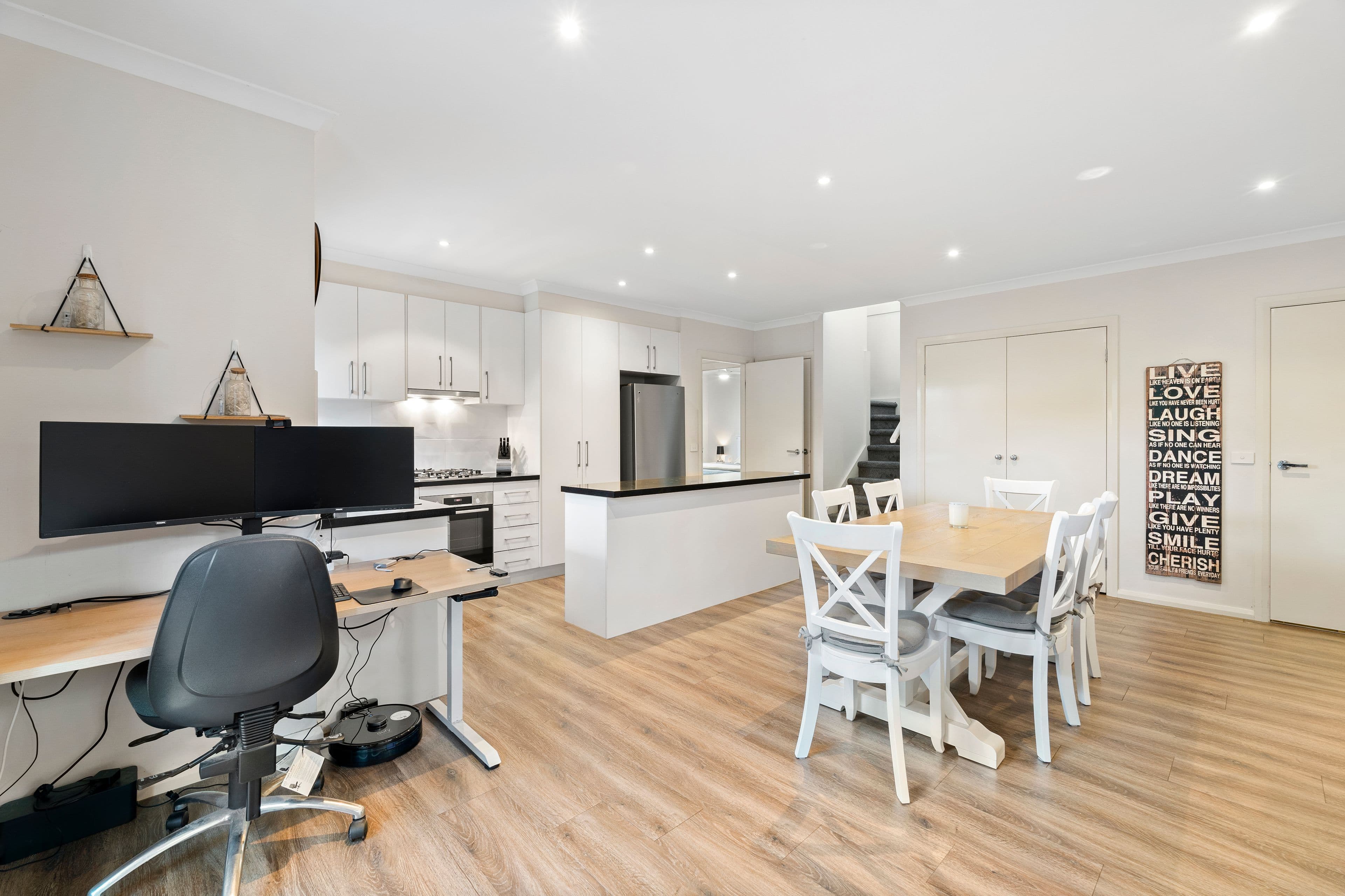 2 Silverton Drive, Ferntree Gully VIC 3156, Ferntree Gully - Thumbnail 4