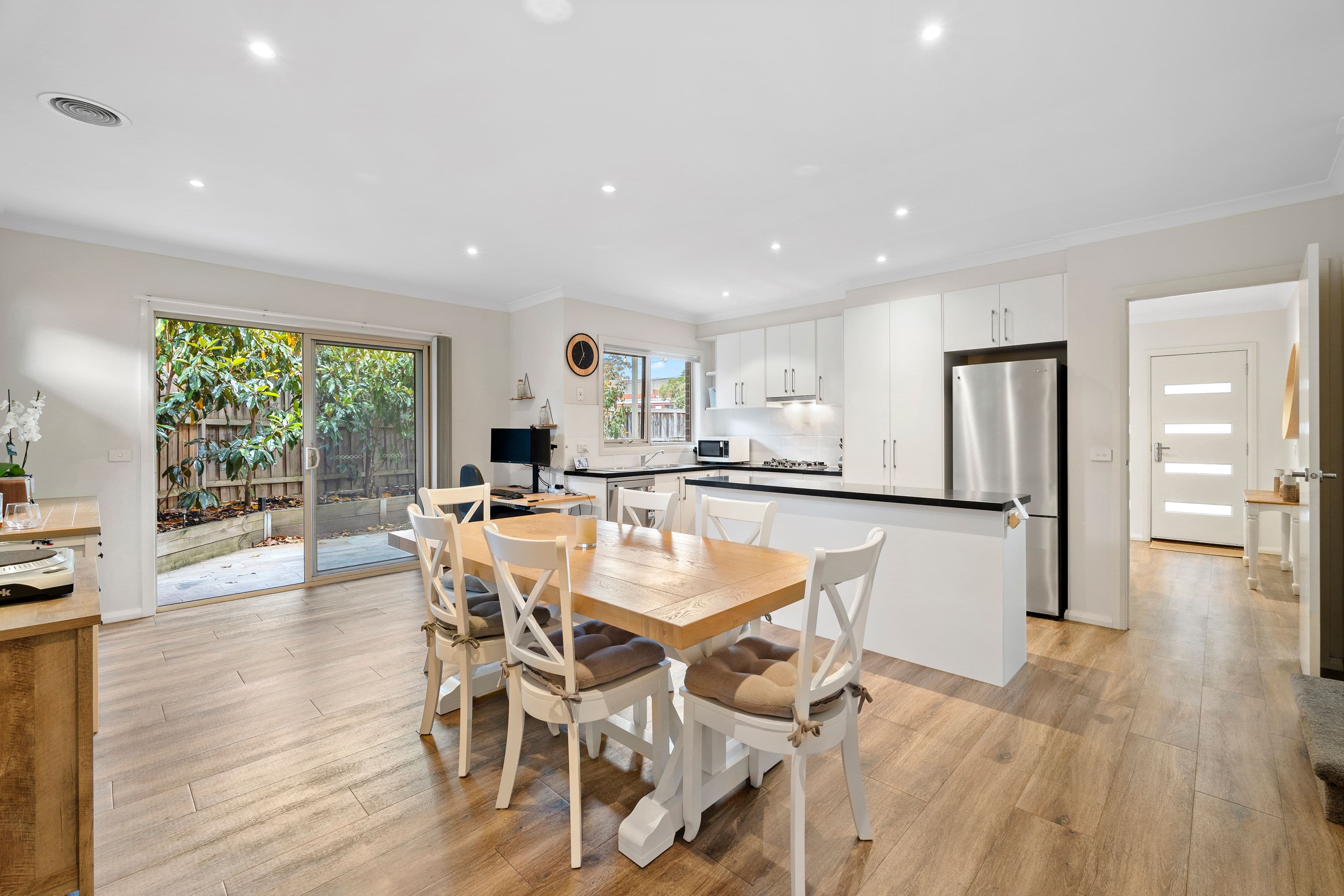 2 Silverton Drive, Ferntree Gully VIC 3156, Ferntree Gully - Thumbnail 5