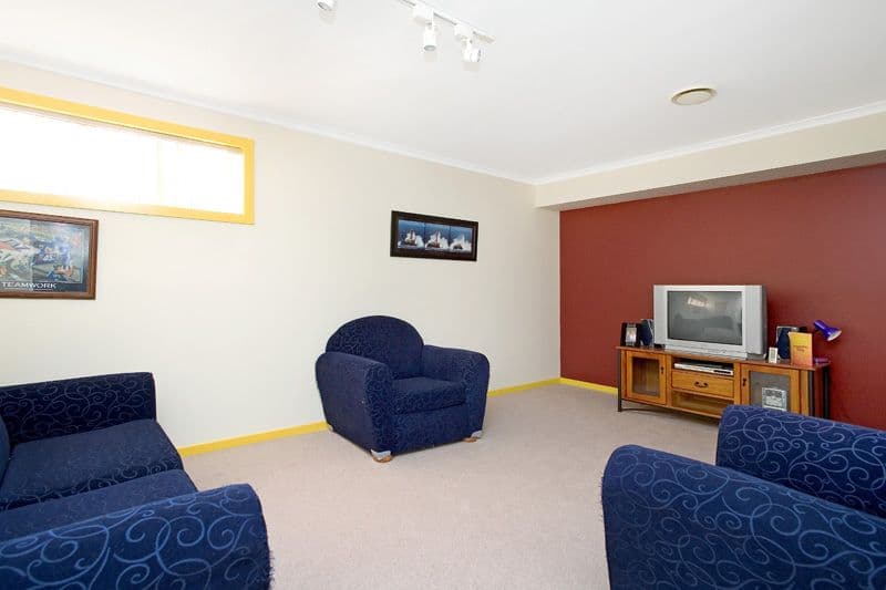 24 Tyler Street, PRESTON VIC 3072, Preston - Thumbnail 2