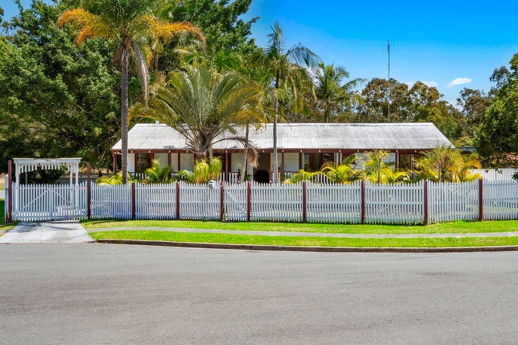 39 Warana Avenue, Southport QLD 4215, Southport - Thumbnail 3