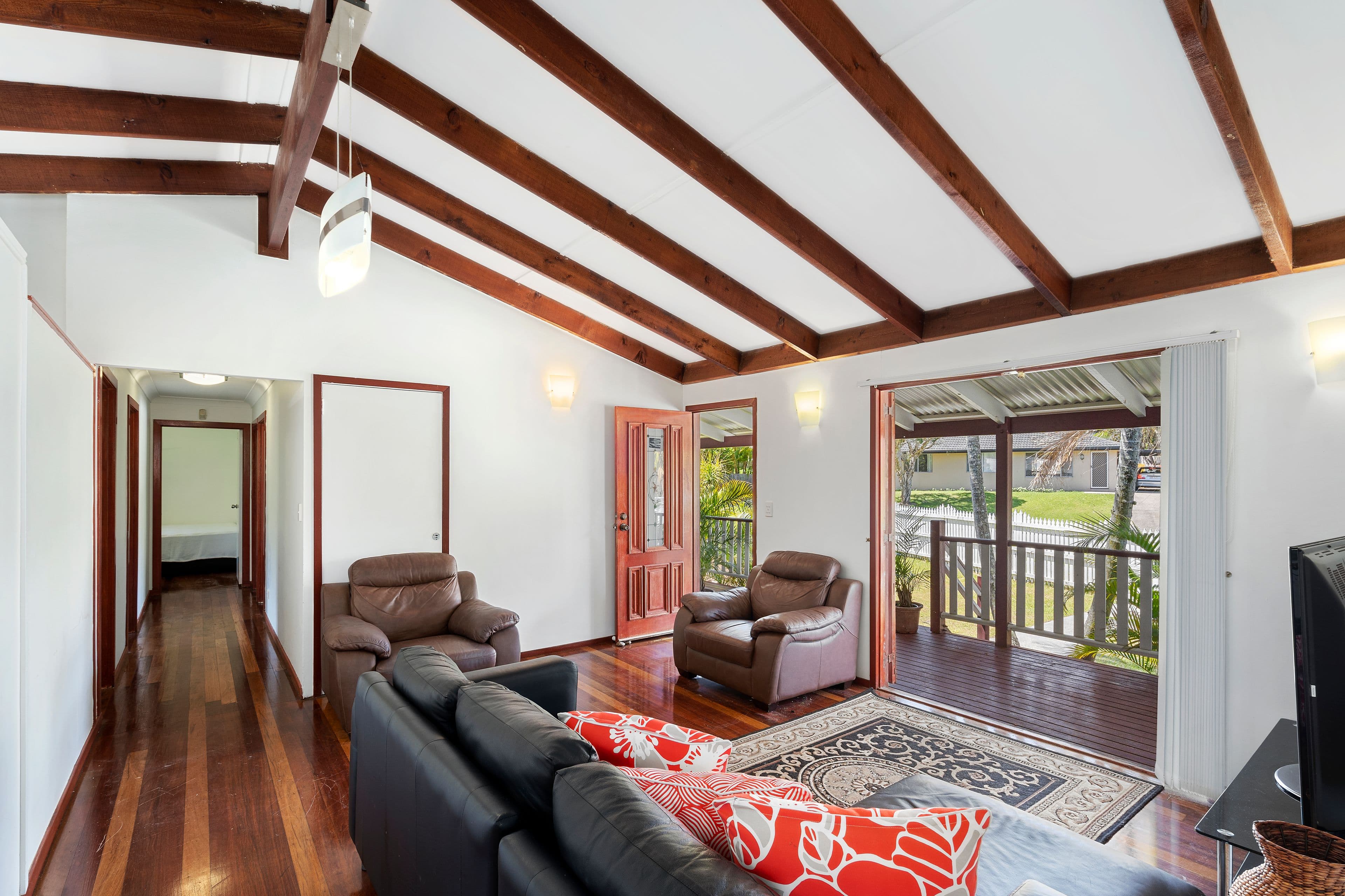 39 Warana Avenue, Southport QLD 4215, Southport - Thumbnail 6
