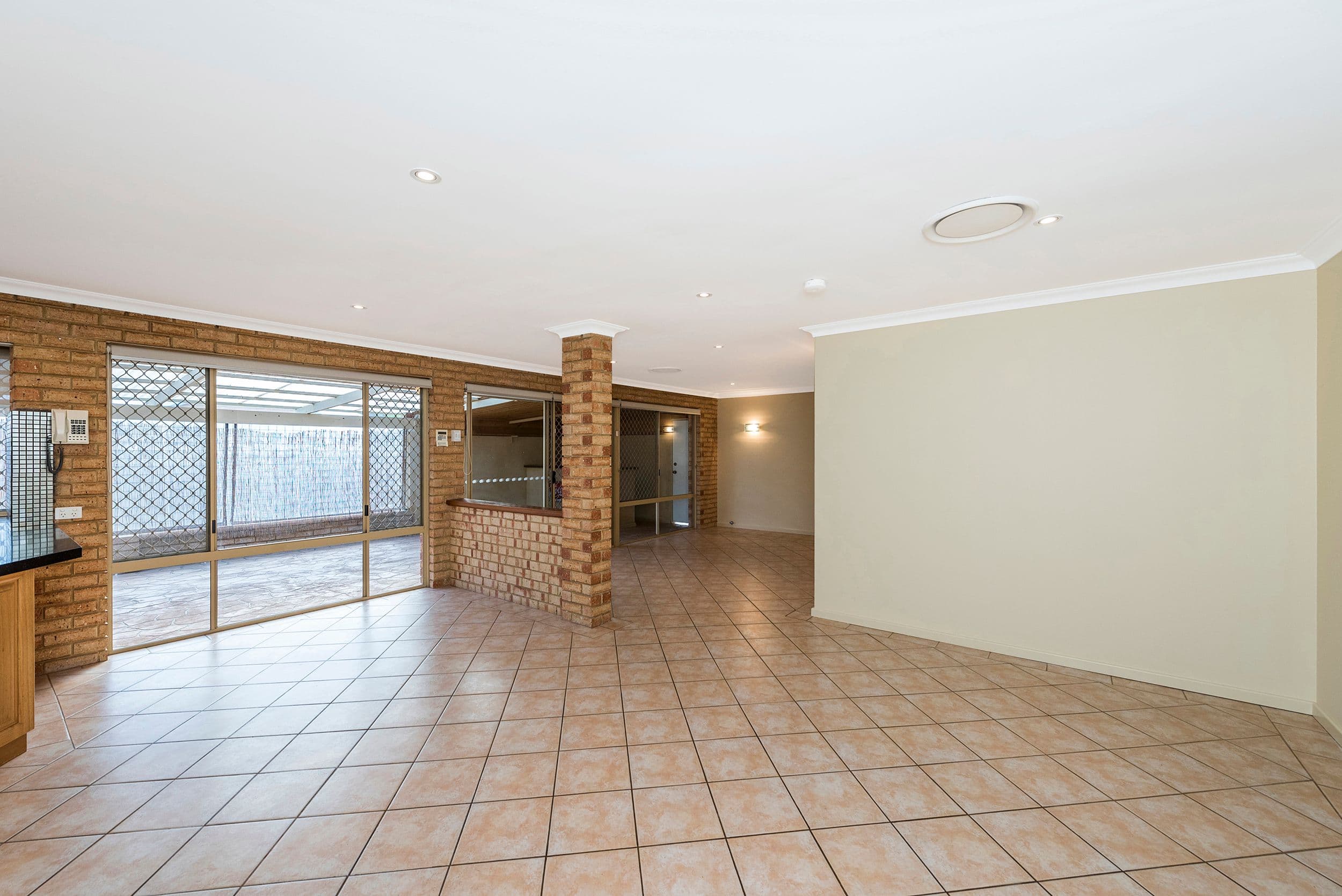 30 Ludlow Way, Warnbro WA 6169, Warnbro - Thumbnail 4