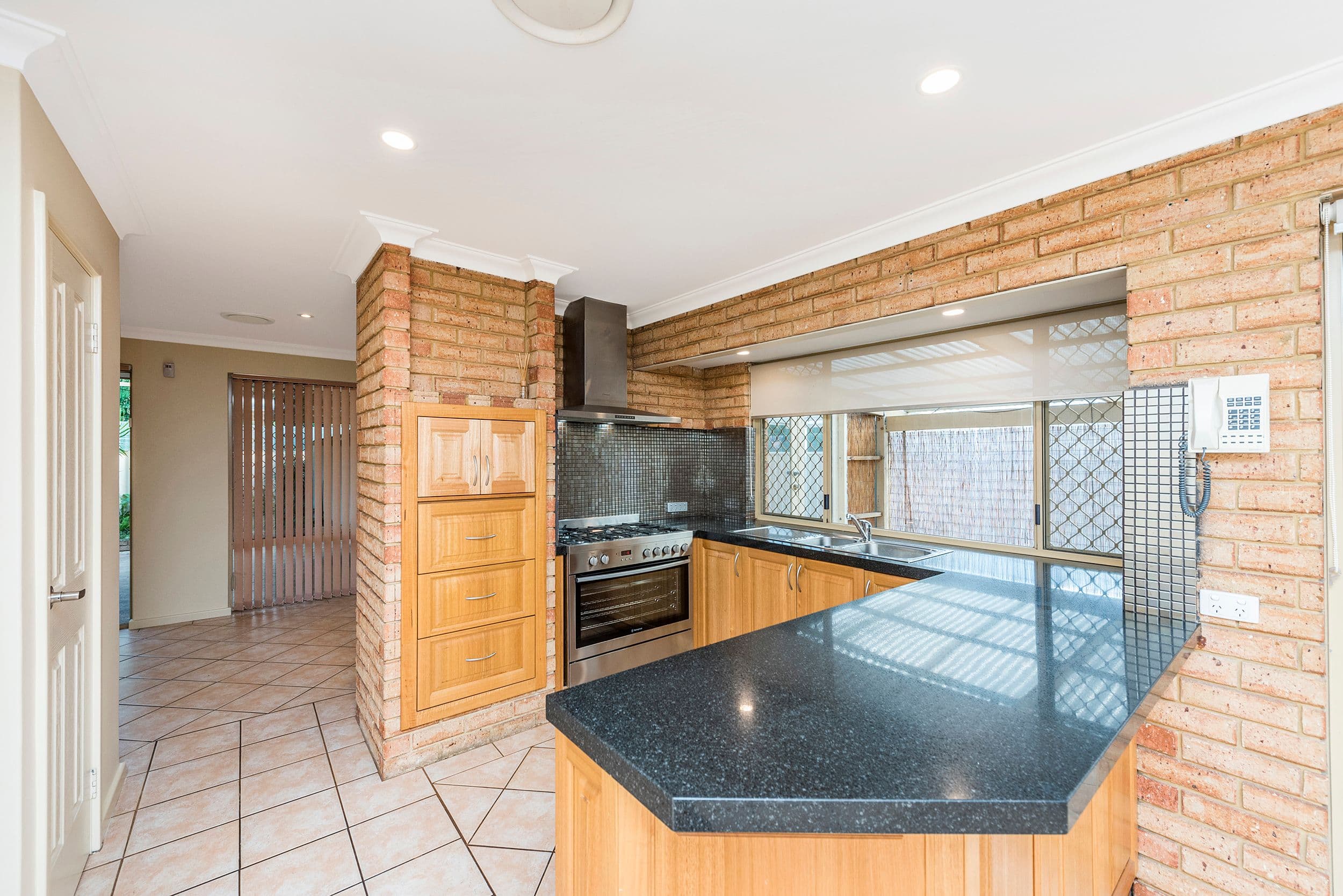 30 Ludlow Way, Warnbro WA 6169, Warnbro - Thumbnail 5