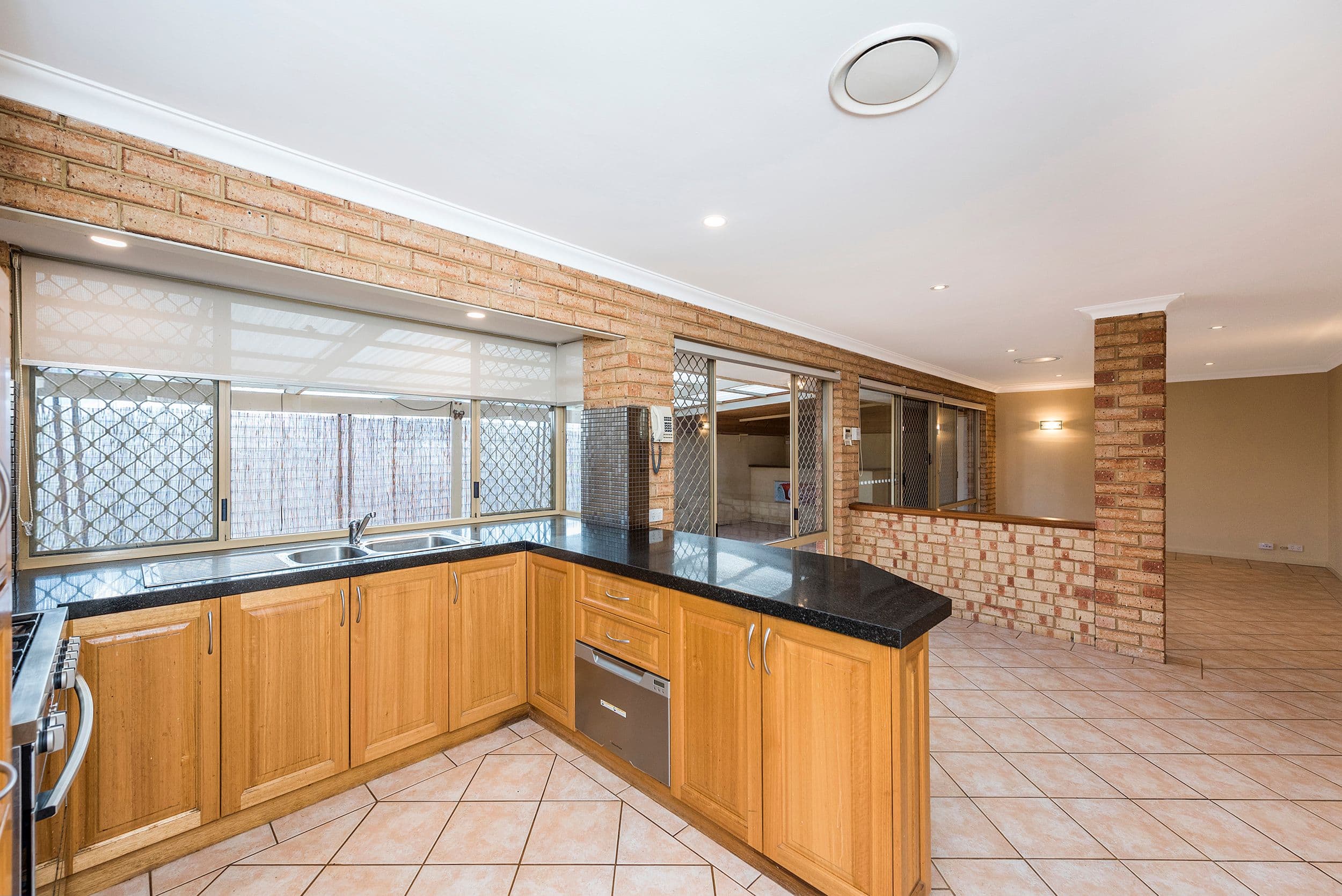 30 Ludlow Way, Warnbro WA 6169, Warnbro - Thumbnail 6