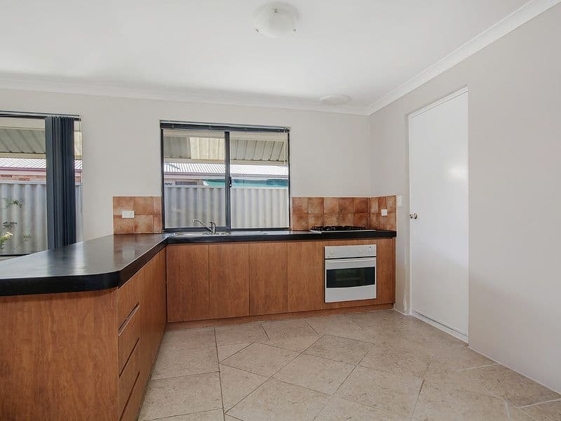 12 Lonsdale Crescent, WAIKIKI WA 6169, Waikiki - Thumbnail 2