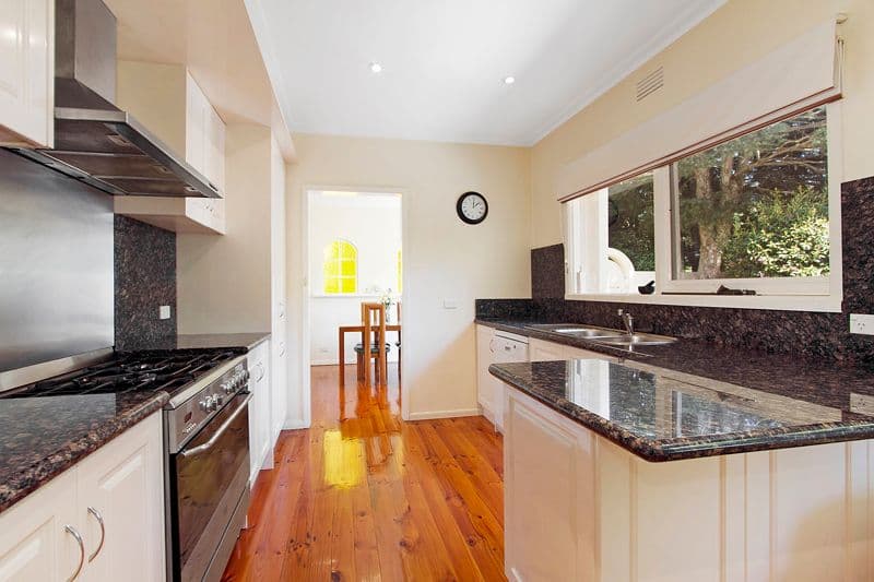 7 Redleaf Way, WHEELERS HILL VIC 3150, Wheelers Hill - Thumbnail 2