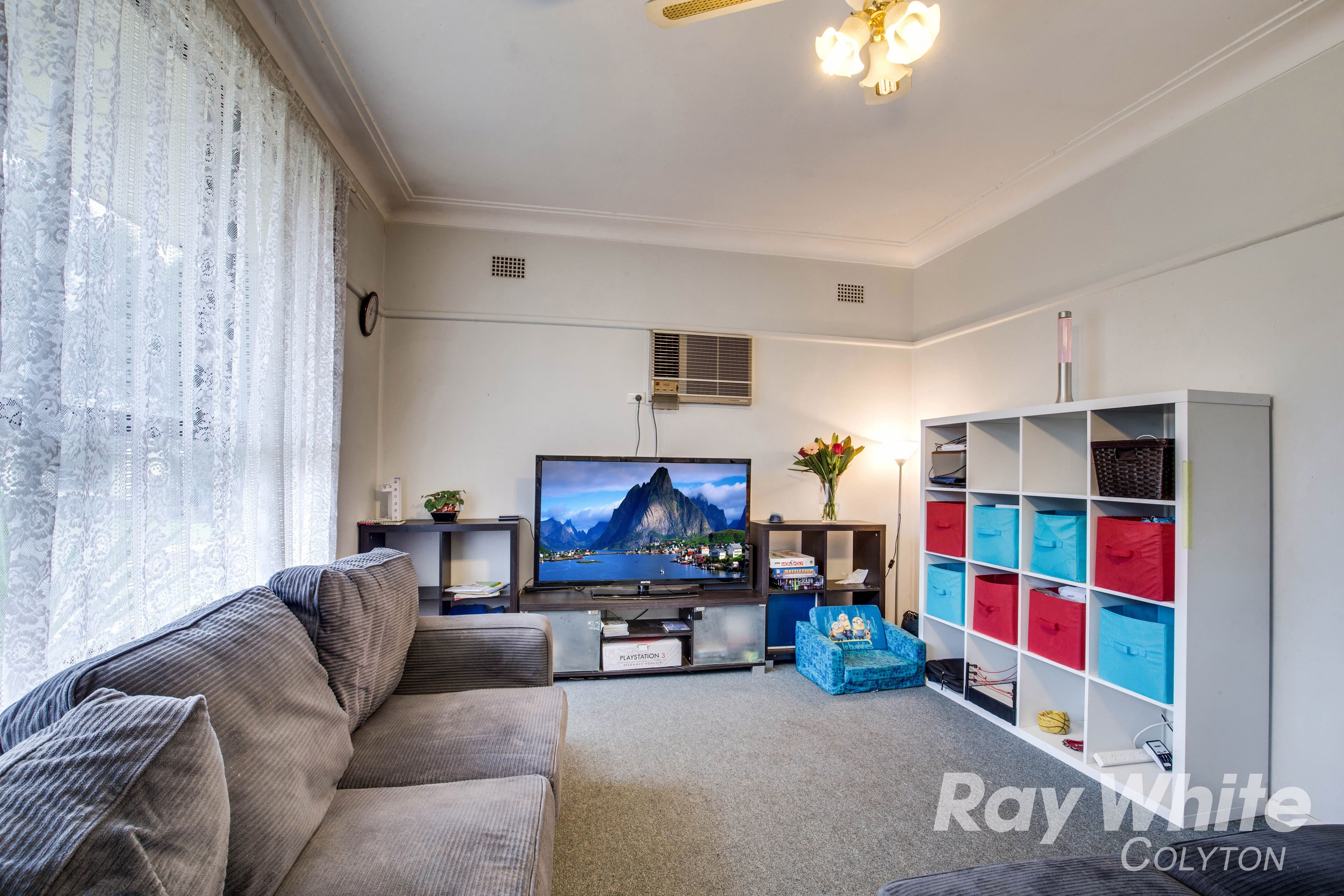 27 Dan Crescent, Colyton - Thumbnail 3