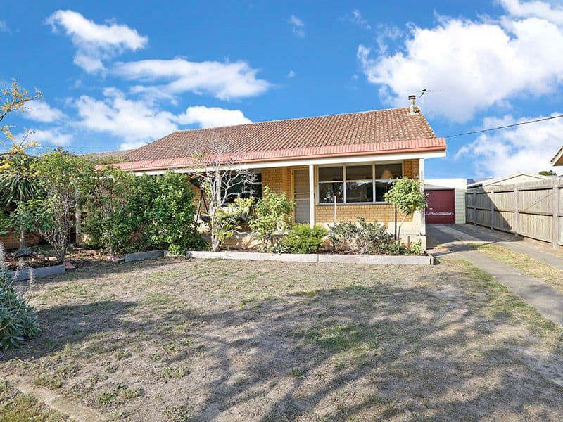 27 Hitchcock Street, Breakwater VIC 3219, Breakwater - Thumbnail 2