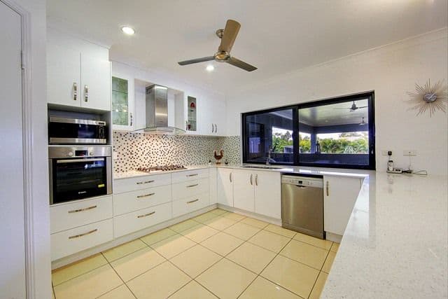 44 Tennessee Way, KELSO QLD 4815, Kelso - Thumbnail 2