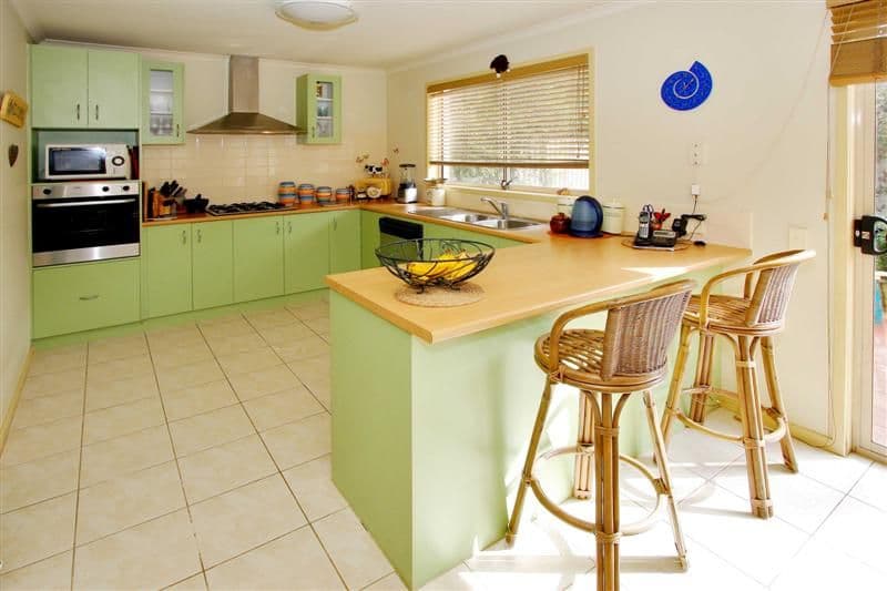35 Blakeville Drive, CAROLINE SPRINGS VIC 3023, Caroline Springs - Thumbnail 2
