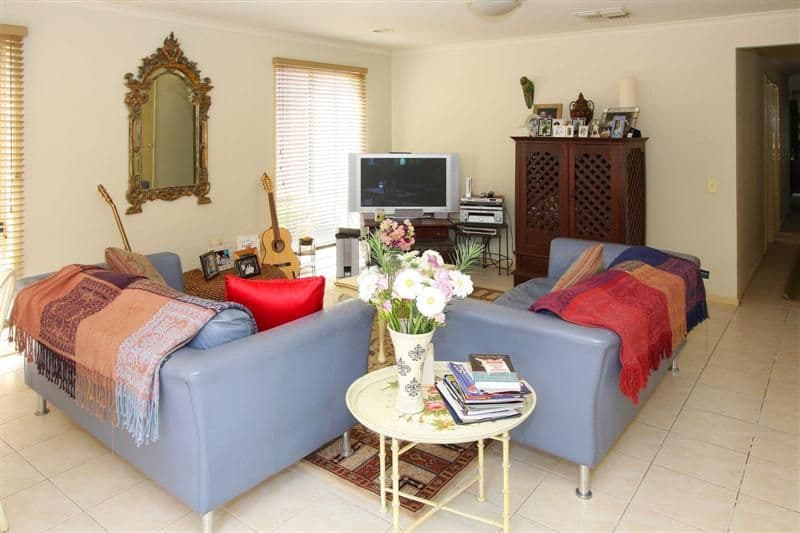 35 Blakeville Drive, CAROLINE SPRINGS VIC 3023, Caroline Springs - Thumbnail 6