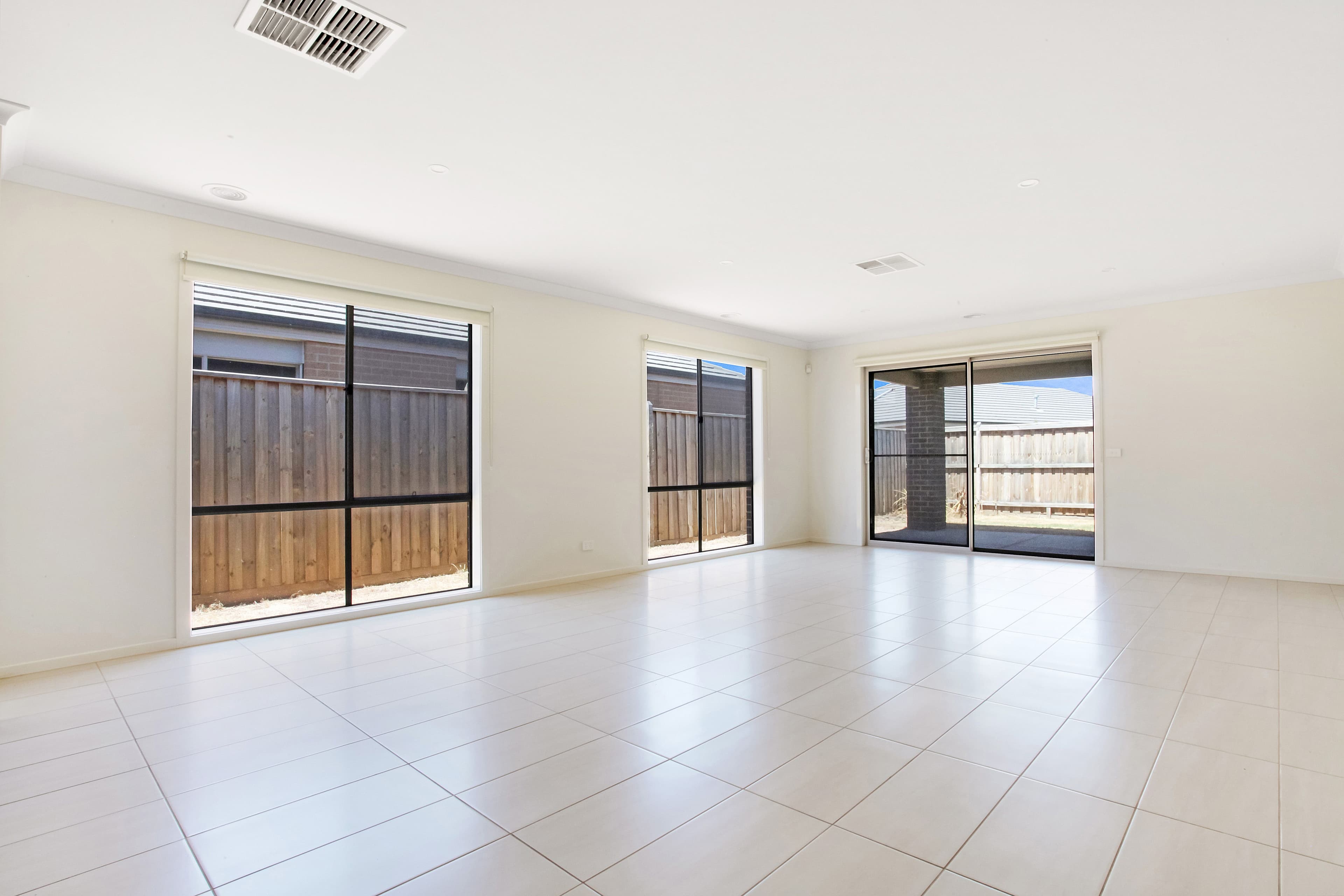 19 Wingfield Parkway, Williams Landing VIC 3027, Williams Landing - Thumbnail 3