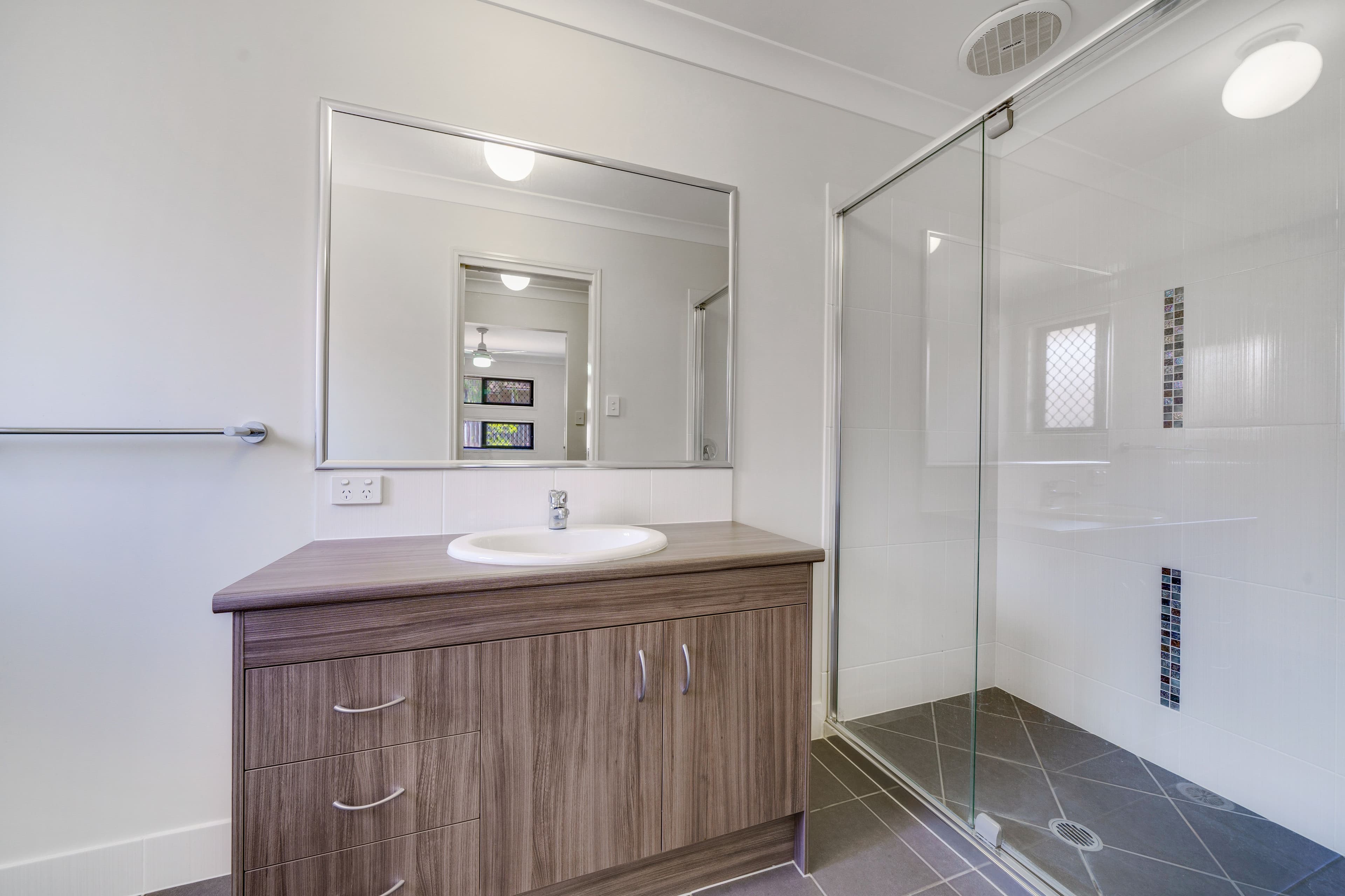 3 Livermore Lane, Bundamba QLD 4304, Bundamba - Thumbnail 4