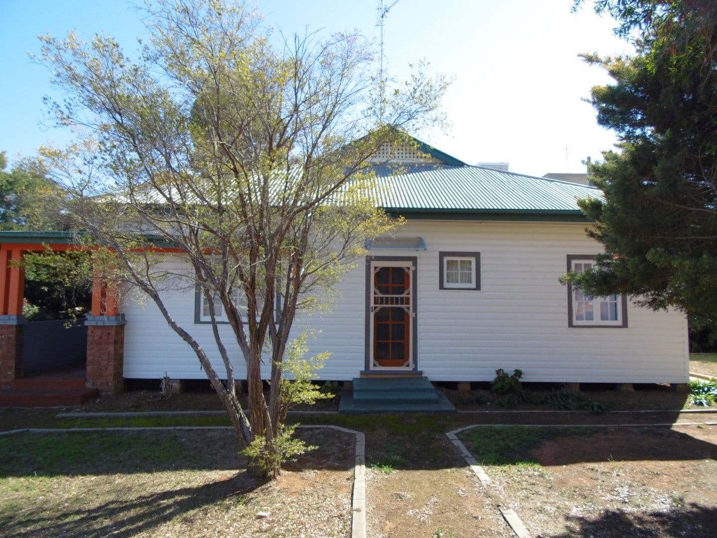 10 Mingelo Street, Peak Hill - Image 1