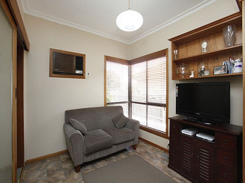 9 Lawrence Court, Altona North - Thumbnail 5