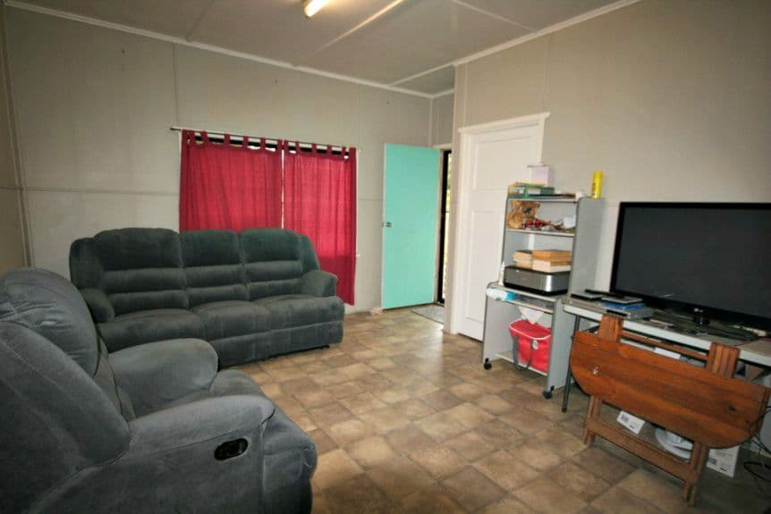 7 Jenner Road, Sarina QLD 4737, Sarina - Thumbnail 3