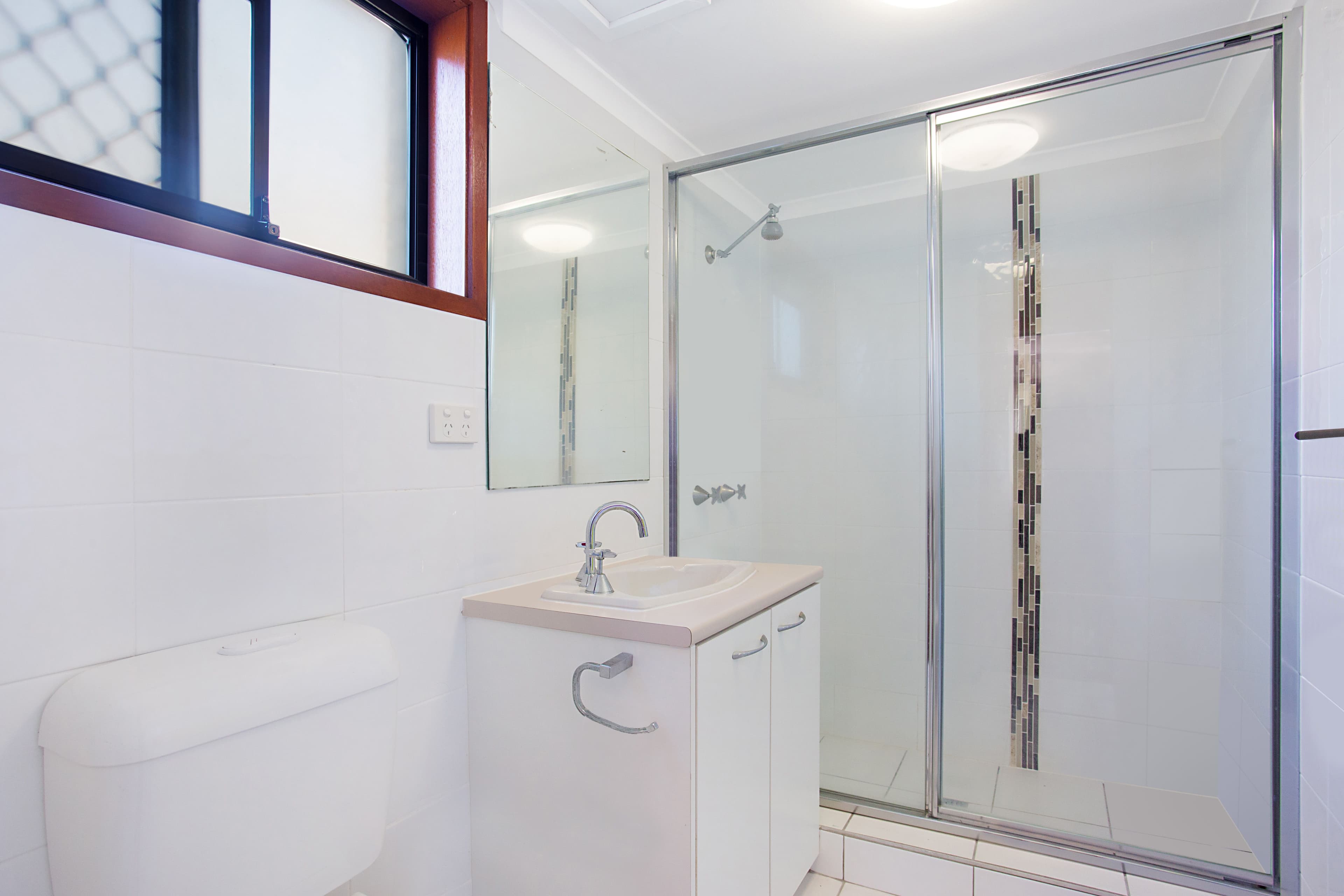 12 Rosewood Avenue, Broadbeach QLD 4218, Broadbeach - Thumbnail 5