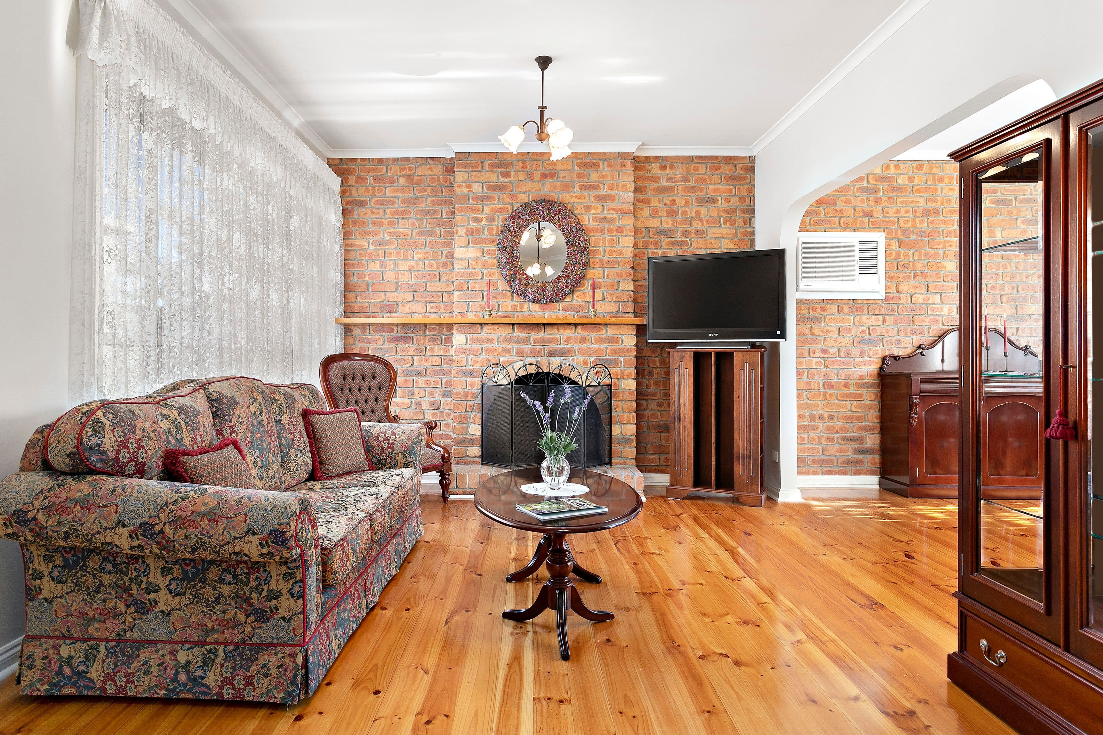 5 Hillcrest Avenue, Chadstone VIC 3148, Chadstone - Thumbnail 2