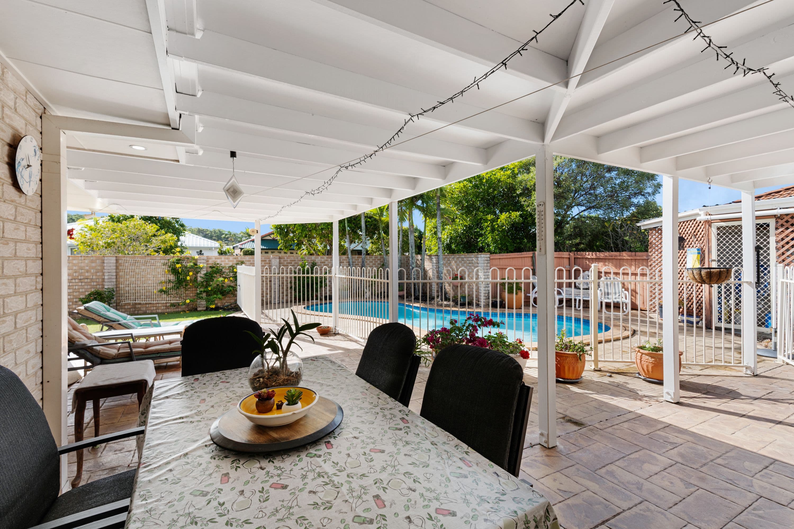 19 Goldfinch Avenue, Burleigh Waters QLD 4220, Burleigh Waters - Thumbnail 2