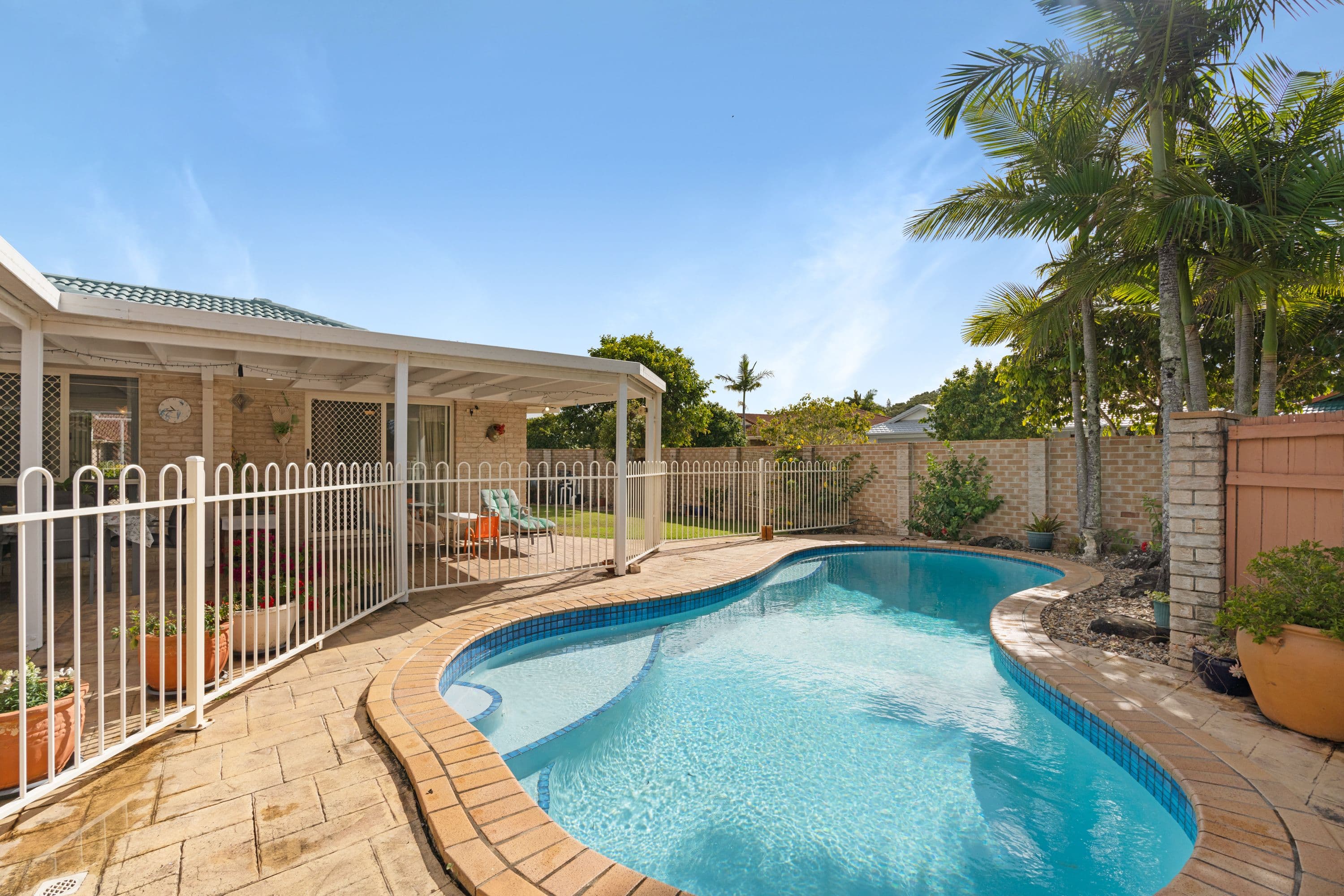 19 Goldfinch Avenue, Burleigh Waters QLD 4220, Burleigh Waters - Thumbnail 4