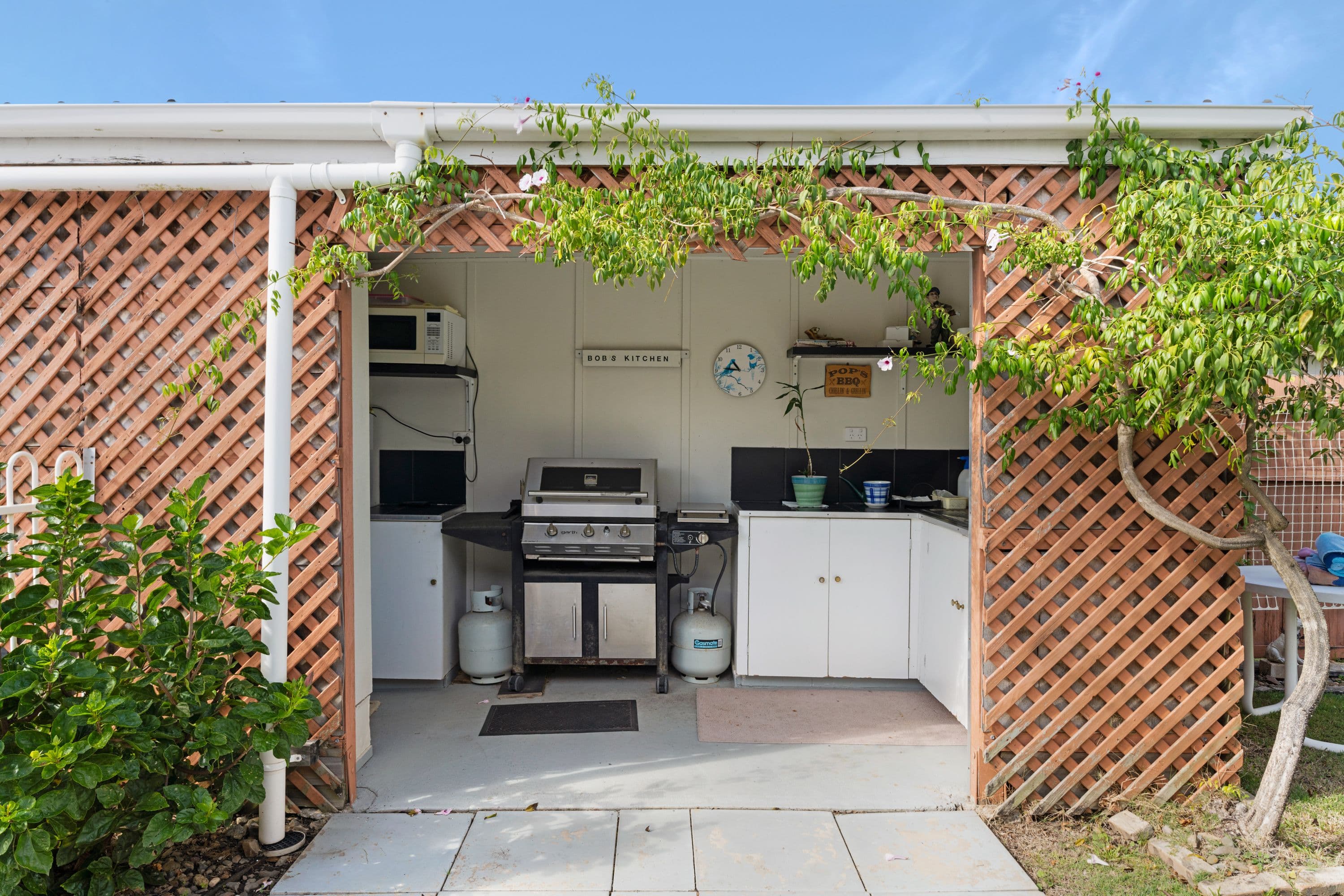19 Goldfinch Avenue, Burleigh Waters QLD 4220, Burleigh Waters - Thumbnail 5