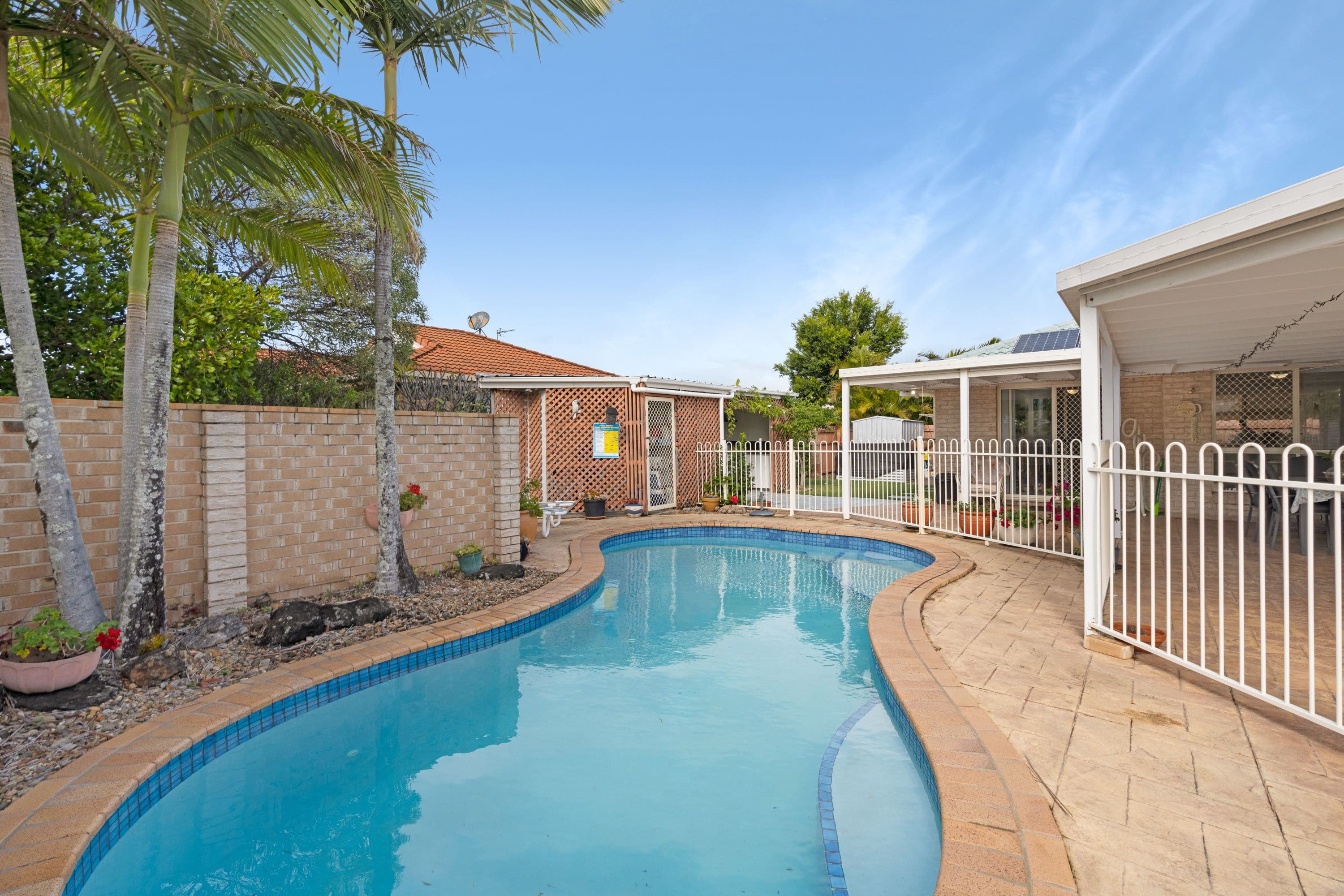 19 Goldfinch Avenue, Burleigh Waters QLD 4220, Burleigh Waters - Thumbnail 6