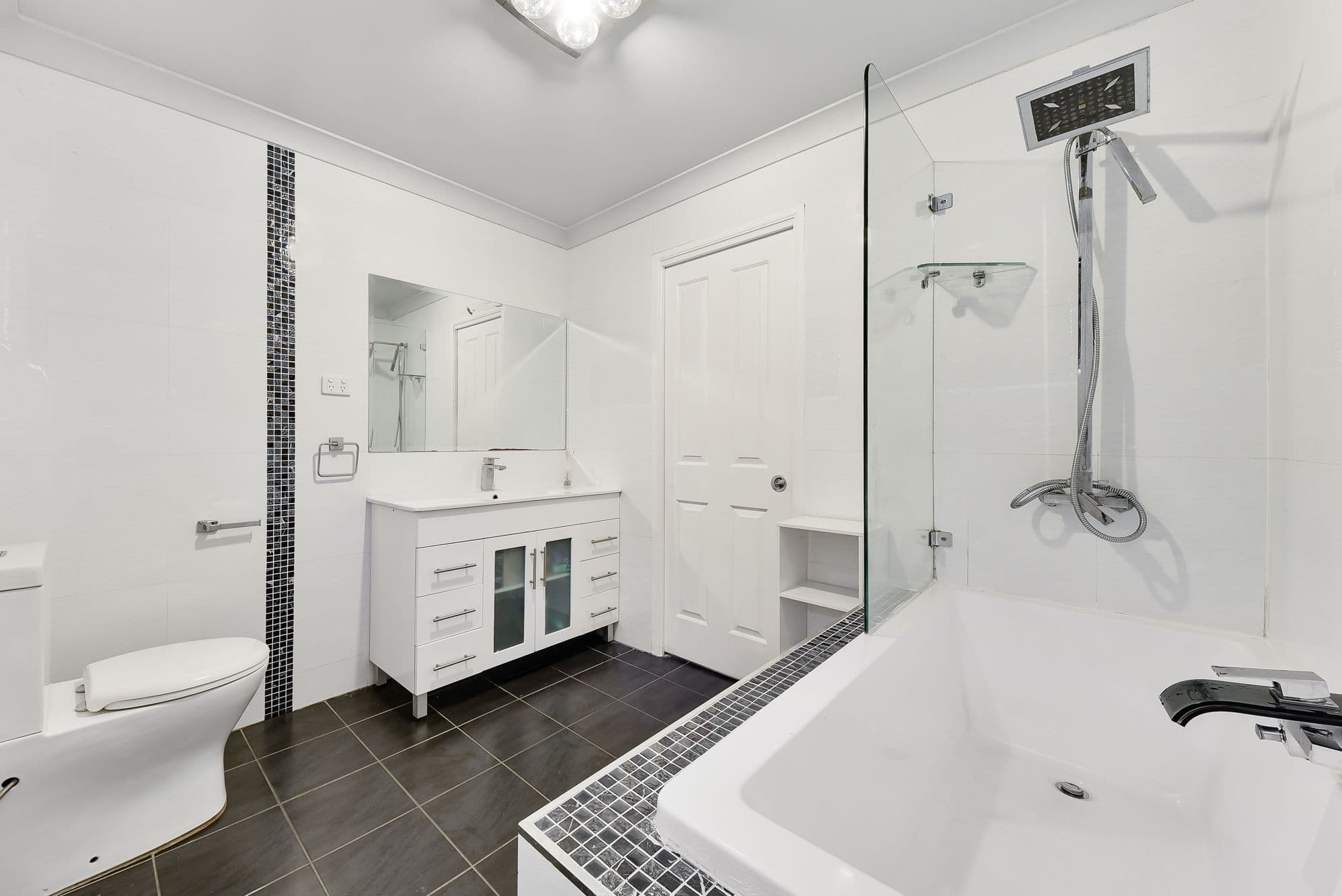 3 Frontignan Street, Eschol Park - Thumbnail 8