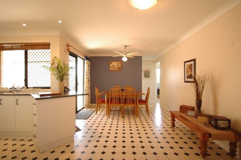 12 Watervale Street, WILSONTON HEIGHTS QLD 4350, Wilsonton Heights - Thumbnail 4