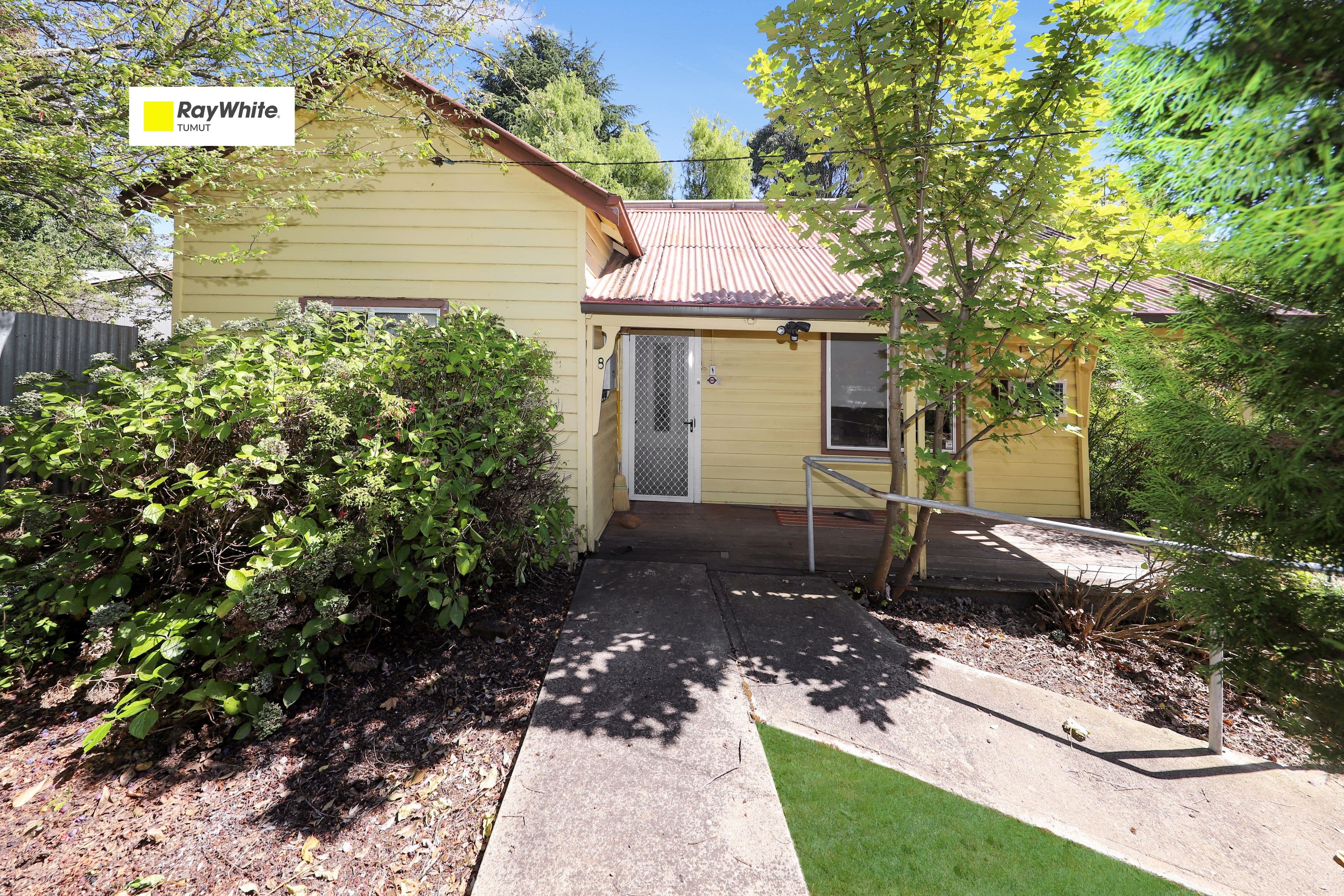 8 Selwyn Street, Batlow NSW 2730, Batlow - Image 1
