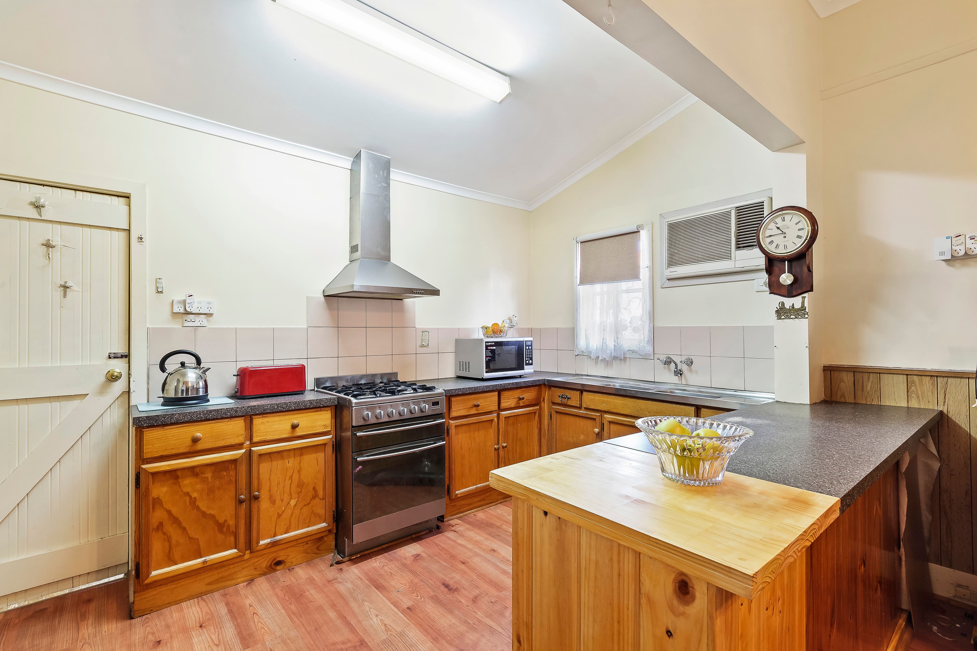 44 Willesden Road, Hughesdale VIC 3166, Hughesdale - Thumbnail 3