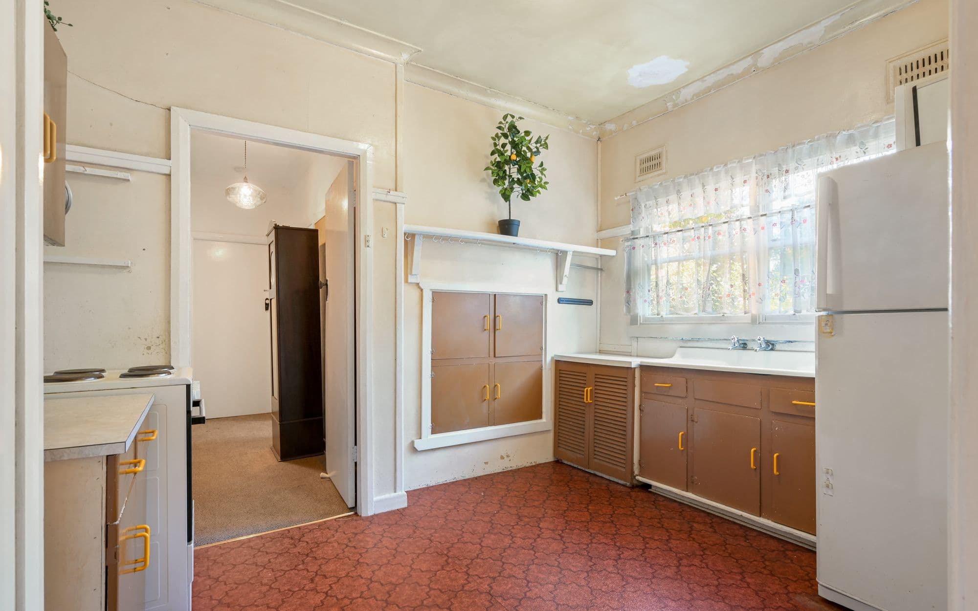 15 Genty Street, Campbelltown NSW 2560, Campbelltown - Thumbnail 2