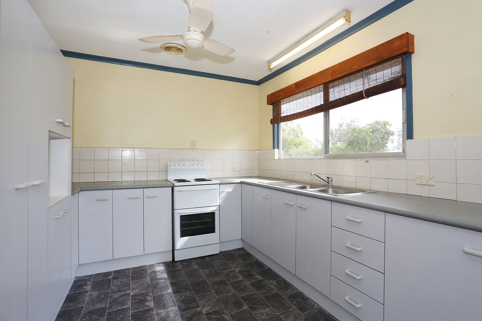 62 Dandenong Road, Jamboree Heights QLD 4074, Jamboree Heights - Thumbnail 3