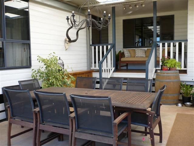 3 Webb Court, ROMA QLD 4455, Roma - Thumbnail 2