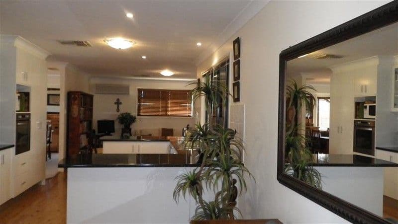 3 Webb Court, ROMA QLD 4455, Roma - Thumbnail 3