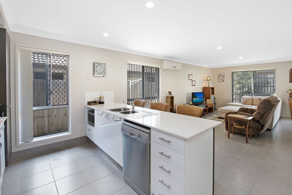 8 Hartley Crescent, North Lakes QLD 4509, North Lakes - Thumbnail 4