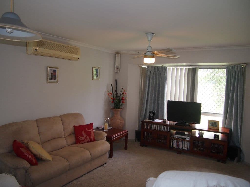19 Wattle Street, POINT VERNON QLD 4655, Point Vernon - Thumbnail 2