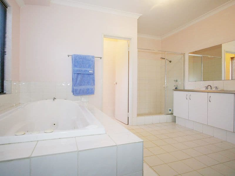 4 Paperbark Place, ELLENBROOK WA 6069, Ellenbrook - Thumbnail 3