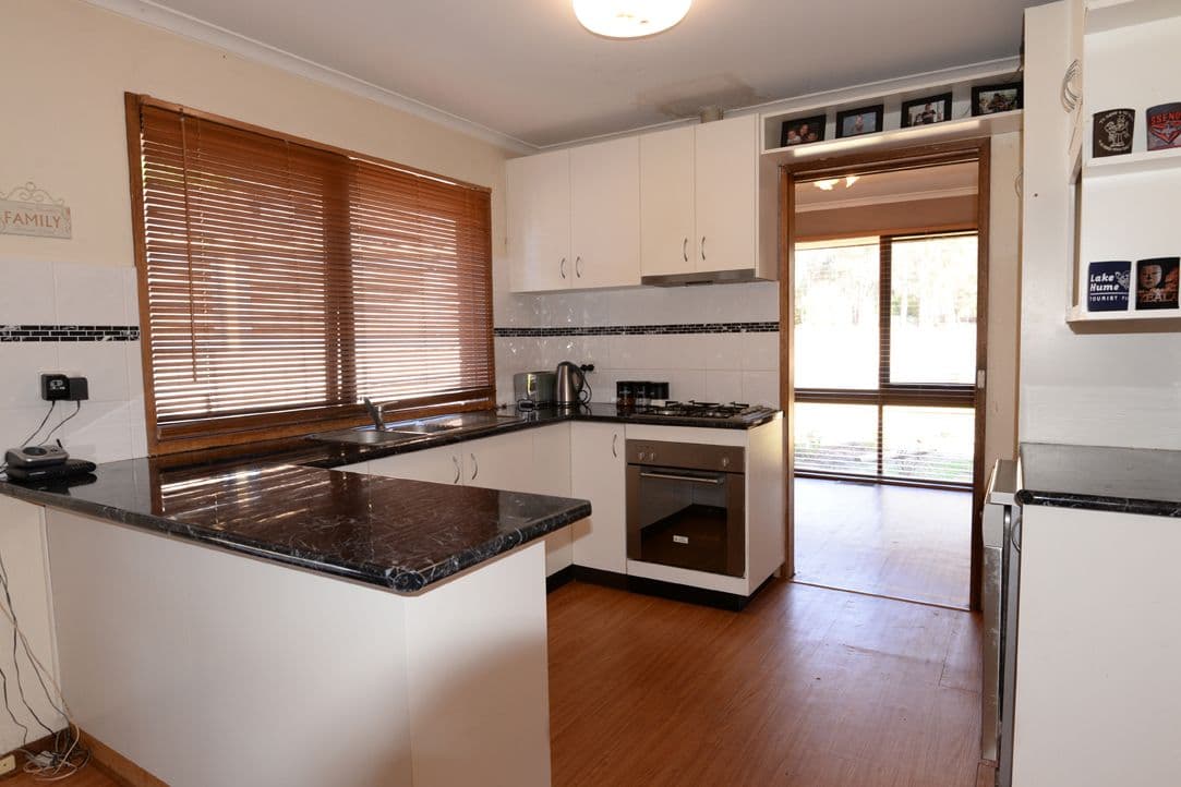 18 Yellow Gum Way, THURGOONA NSW 2640, Thurgoona - Thumbnail 4
