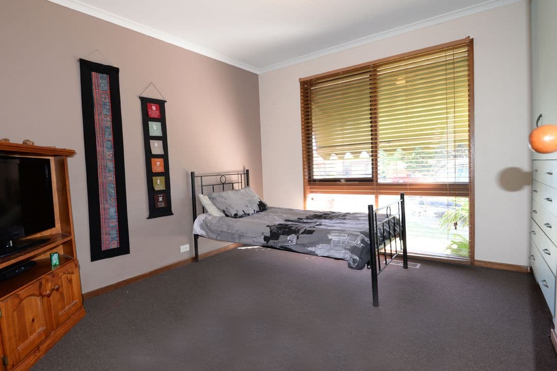 18 Yellow Gum Way, THURGOONA NSW 2640, Thurgoona - Thumbnail 5