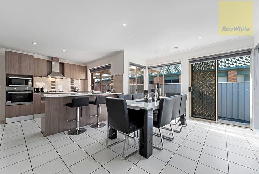 52 Woodlea Crescent, Craigieburn VIC 3064, Craigieburn - Thumbnail 4