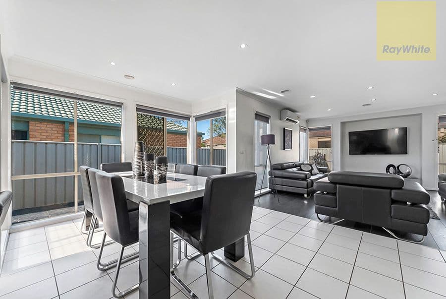 52 Woodlea Crescent, Craigieburn VIC 3064, Craigieburn - Thumbnail 5