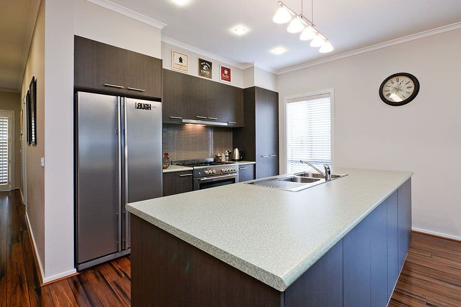 10 Elland Court, CRAIGIEBURN VIC 3064, Craigieburn - Thumbnail 2