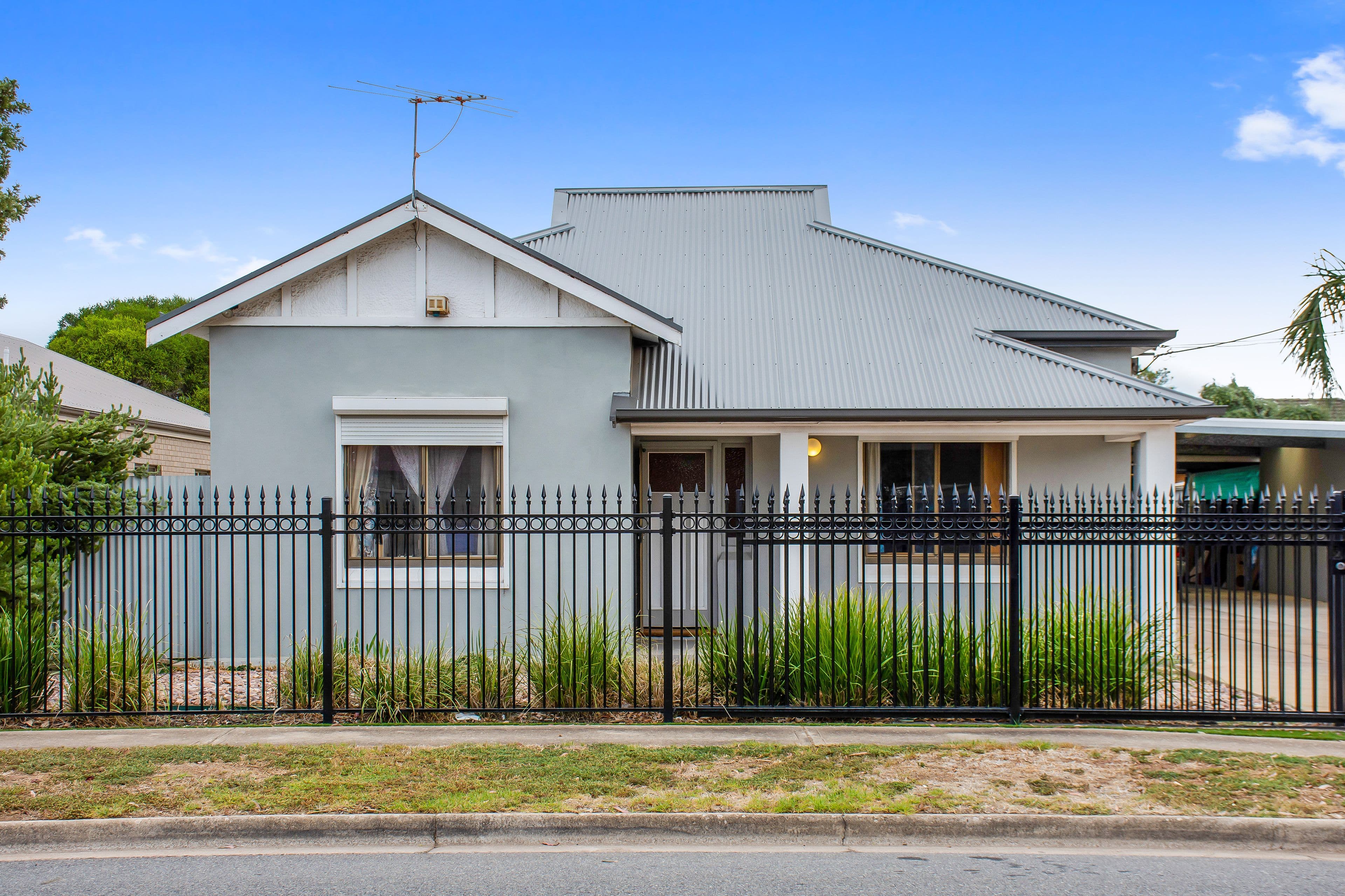 13 Mitchell Street West, Seaton SA 5023, Seaton - Thumbnail 2